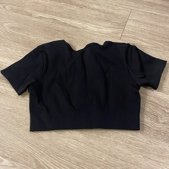 Bo+Tee crop top - Picture 2 of 2